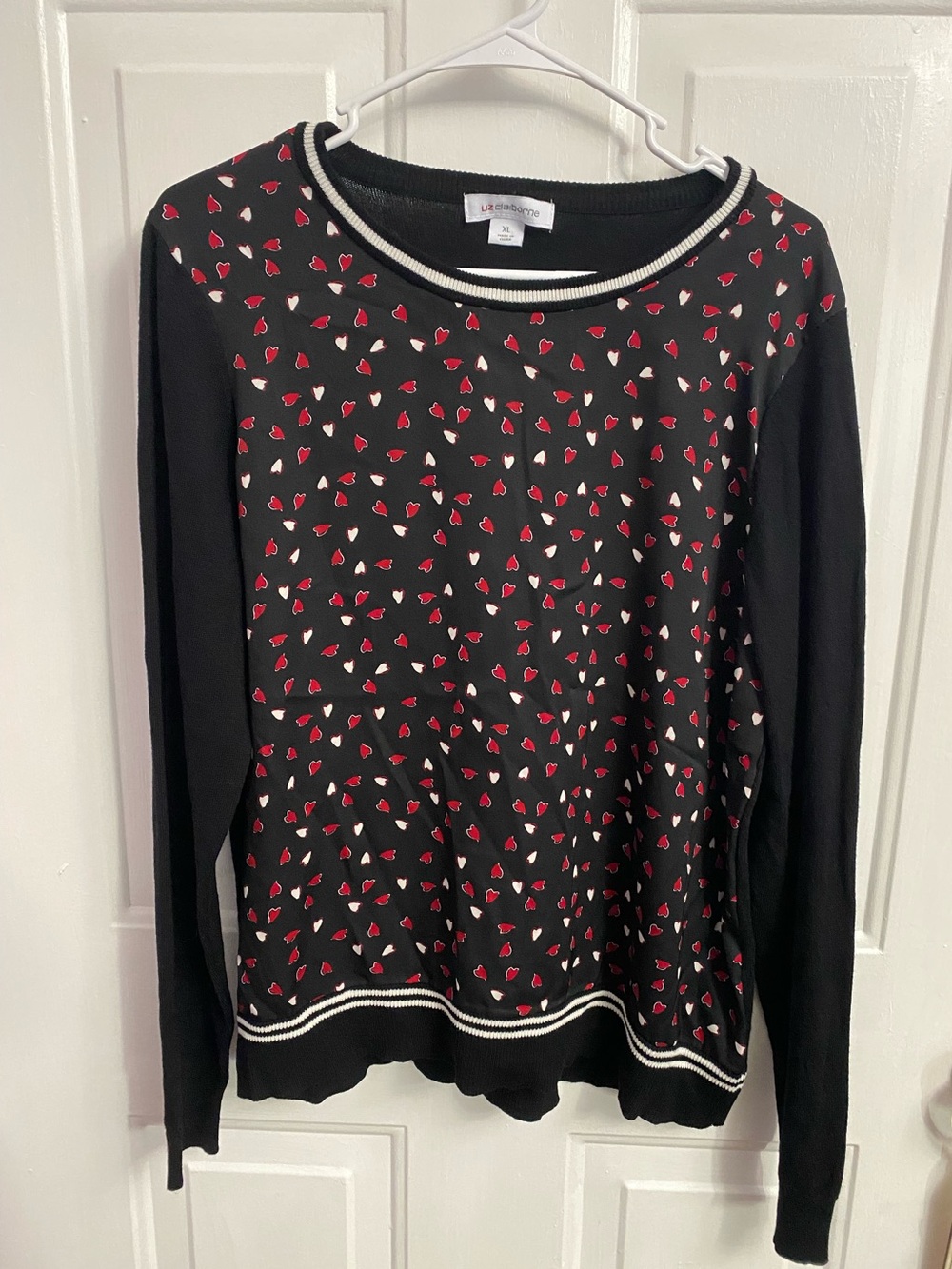 Liz Claiborne Black Sweater with Red & White Heart Print XL women’s